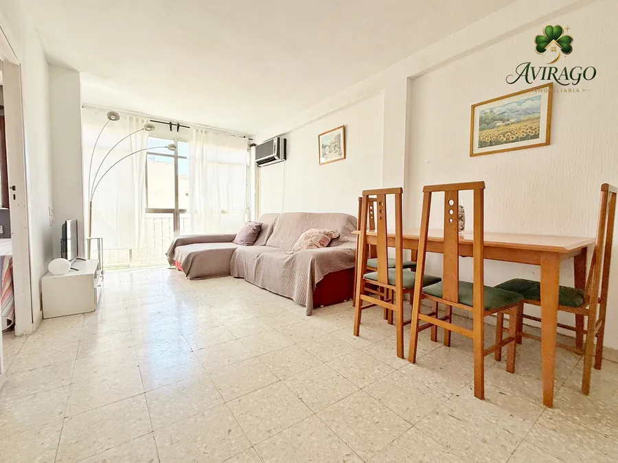 SE VENDE PISO EN LA ZONA DE PLAZA DE TOROS, ALMERIA