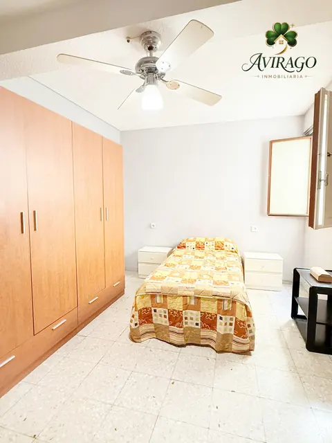 SE VENDE PISO EN LA ZONA DE PLAZA DE TOROS, ALMERIA 21
