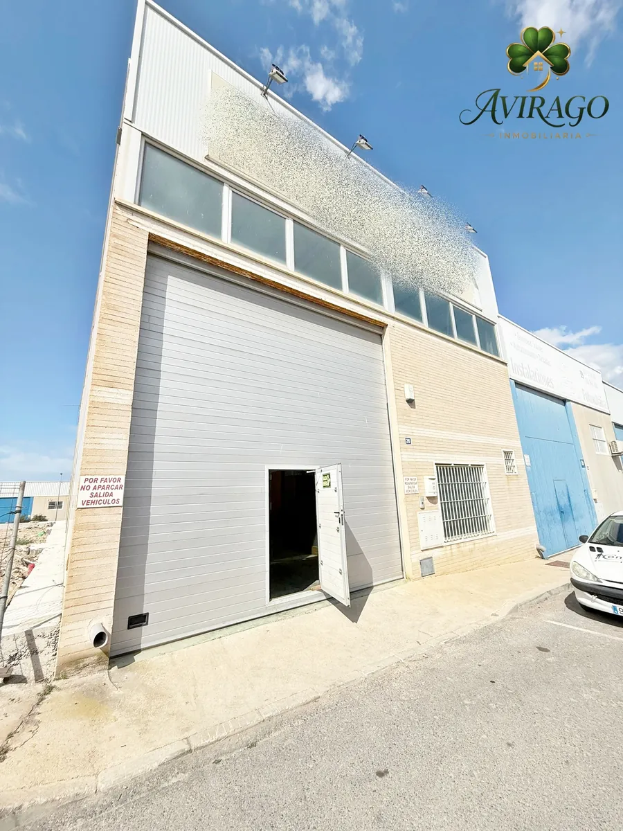 SE ALQUILA NAVE COMERCIAL EN LA JUAIDA, VIATOR