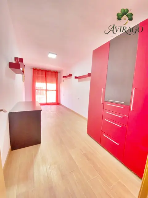 SE ALQUILA PRECIOSO PISO EN VIATOR 8