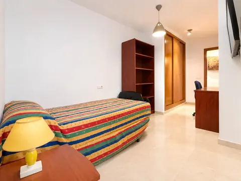 SE ALQUILA PRECIOSO PISO EN AVENIDA MONTSERRAT 6