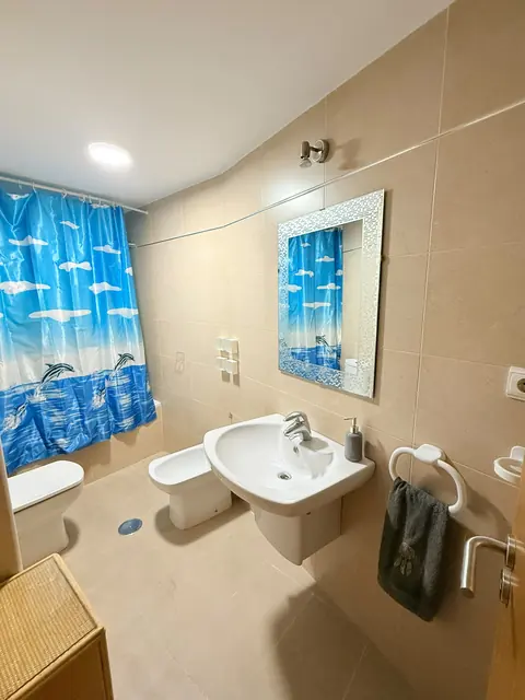 SE ALQUILA PRECIOSO PISO EN AVENIDA MONTSERRAT 16