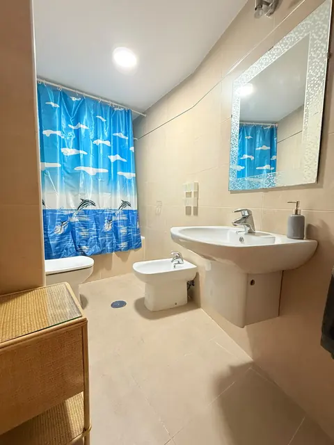 SE ALQUILA PRECIOSO PISO EN AVENIDA MONTSERRAT 17