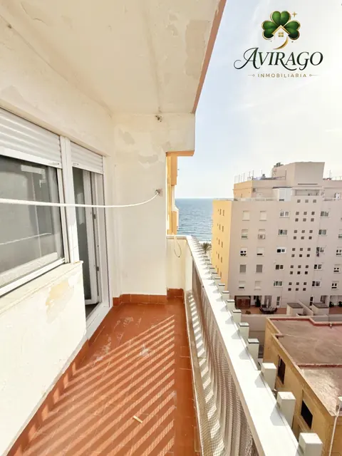 SE ALQUILA PISO DE SEPTIEMBRE A JUNIO EN EL ZAPILLO 17