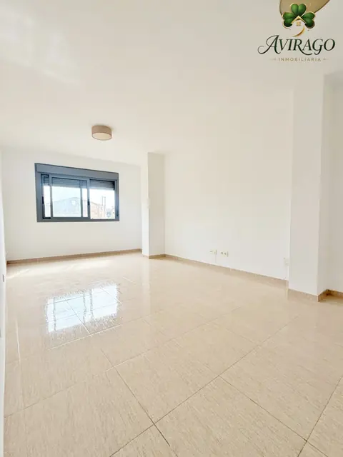 SE VENDE PISO EN CARRETERA GRANADA 4