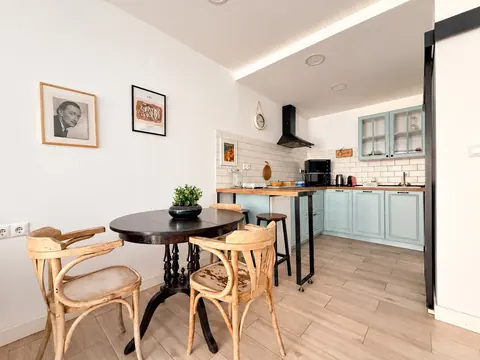 SE VENDE ESTUDIO EN CALLE RODRIGO VIVAS MIRAS 10